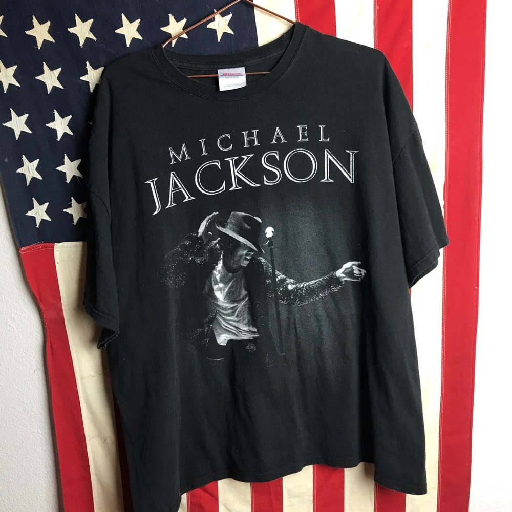 2 PARKING LOT  ‘09 MJ commemorative Ts bootleg XL